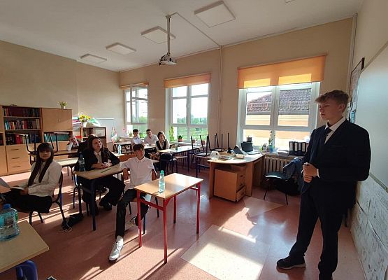 Grafika 17: Dzień drugi egzaminów kl. VIII - matematyka