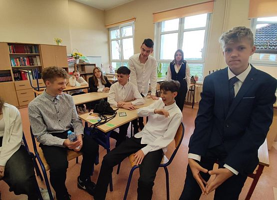 Grafika 4: Egzamin kl. 8. z języka angielskiego