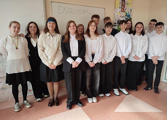 Grafika 5: Egzamin kl. 8. z języka angielskiego