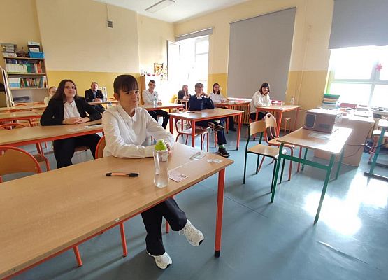 Grafika 9: Egzamin kl. 8. z języka angielskiego