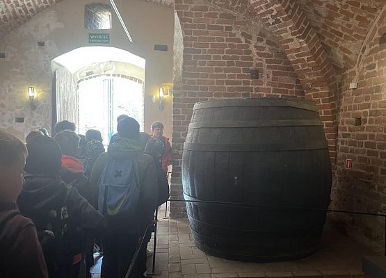 Grafika 16: Wyprawa klas V do Malborka