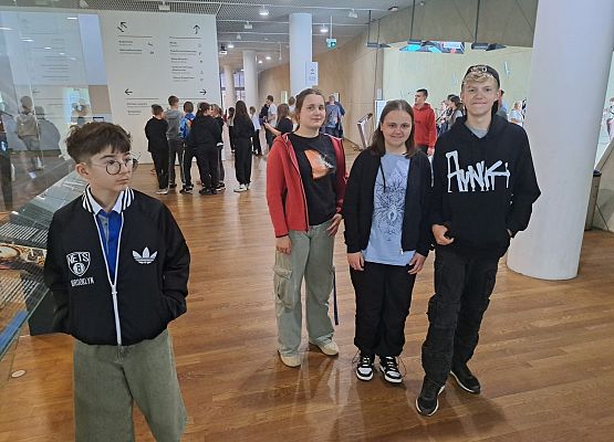 Grafika 3: "Gmina Wicko stawia na edukację”  - wyjazdy edukacyjne dla uczniów naszej gminy