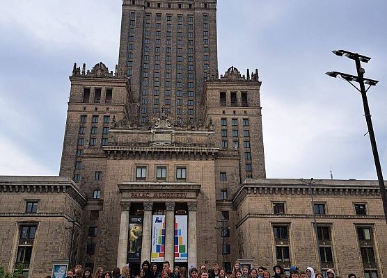 Grafika 6: "Gmina Wicko stawia na edukację”  - wyjazdy edukacyjne dla uczniów naszej gminy