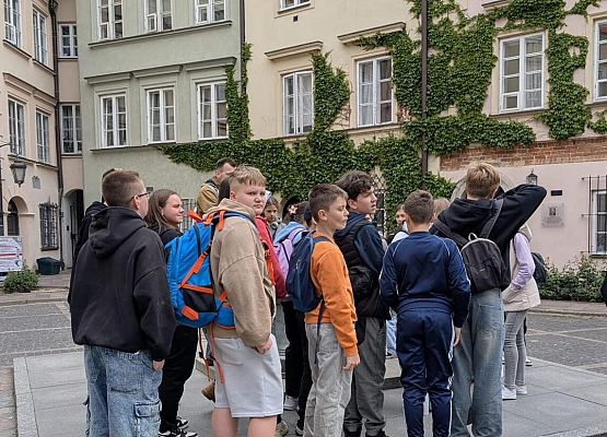 Grafika 6: Nasi uczniowie na projektowej wycieczce do Warszawy