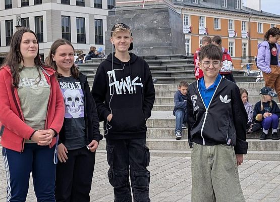 Grafika 7: Nasi uczniowie na projektowej wycieczce do Warszawy