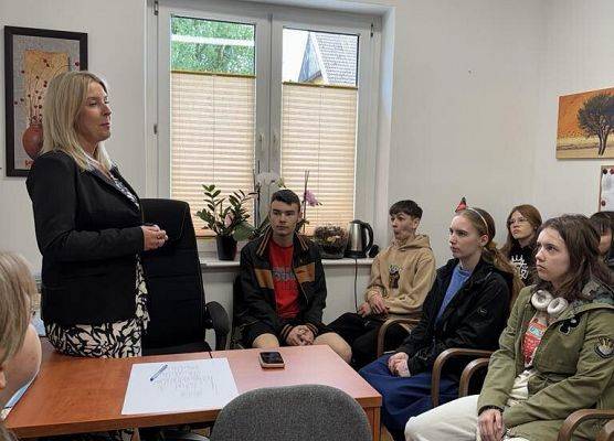 Grafika 1: Wizyta uczniów klasy VIIIa w Urzędzie Gminy Wicko