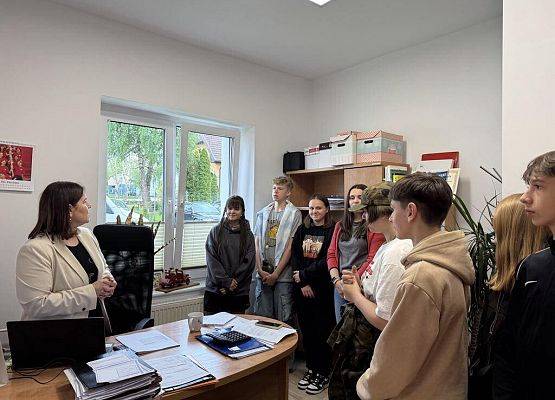 Grafika 8: Wizyta uczniów klasy VIIIa w Urzędzie Gminy Wicko
