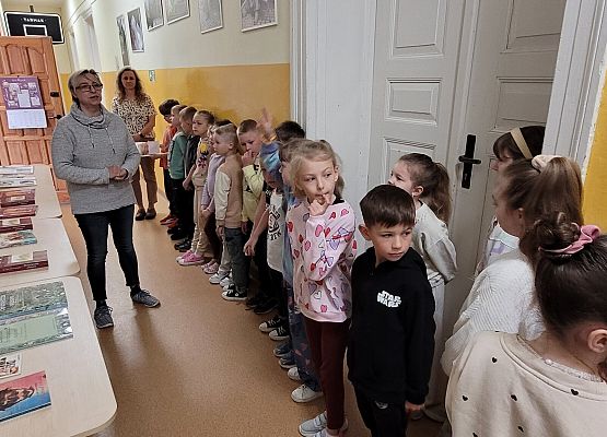 Grafika 1: Poezja ks. Jana Twardowskiego dla kl. I w tegorocznej akcji "Cała Polska czyta dzieciom"