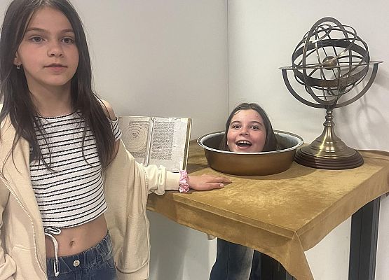 Grafika 4: Klasy czwarte na wycieczce do Torunia