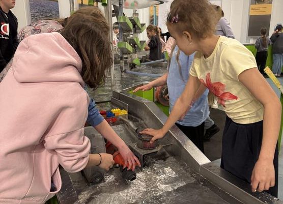 Grafika 39: Klasy czwarte na wycieczce do Torunia