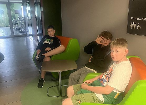 Grafika 45: Klasy czwarte na wycieczce do Torunia