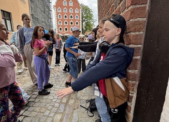 Grafika 46: Klasy czwarte na wycieczce do Torunia