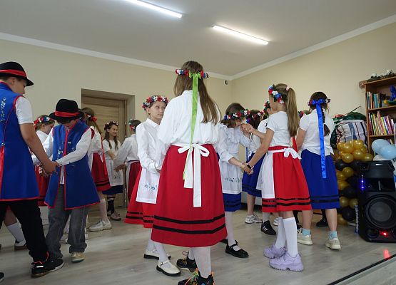 Grafika 3: Występ kaszubski naszych uczniów dla seniorów z Gęsi