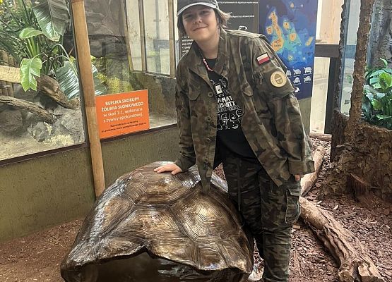 Grafika 21: Wycieczka klasy VIIIa do Wrocławia – miasta spotkań, krasnali i mostów 