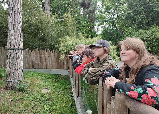 Grafika 55: Wycieczka klasy VIIIa do Wrocławia – miasta spotkań, krasnali i mostów 