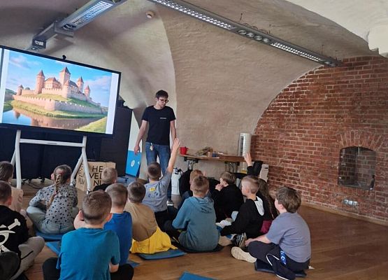 Grafika 29: Wycieczka klas I-III do Gdańska i Centrum Hewelianum