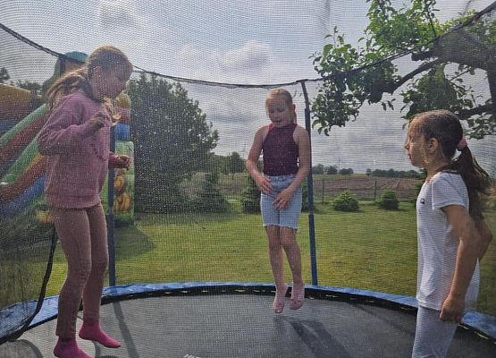 Grafika 2: Kreatywne zabawy w plenerze - zajęcia klasy IIB