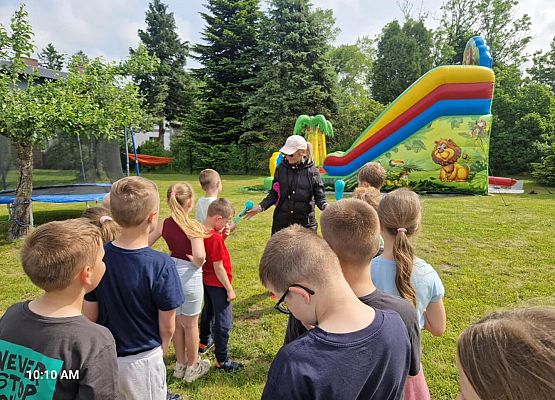 Grafika 7: Kreatywne zabawy w plenerze - zajęcia klasy IIB