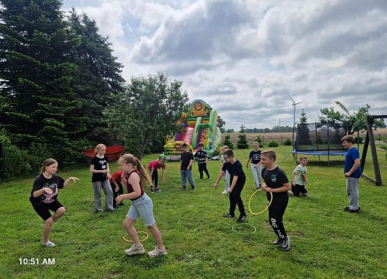 Grafika 10: Kreatywne zabawy w plenerze - zajęcia klasy IIB