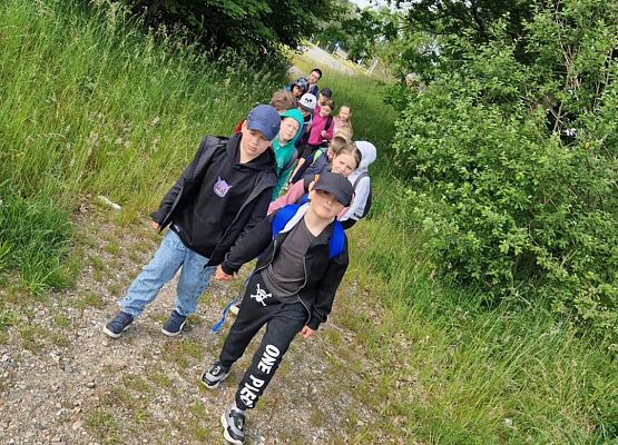 Grafika 11: Kreatywne zabawy w plenerze - zajęcia klasy IIB