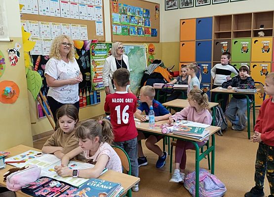 Grafika 4: Odwiedziny przedszkolaków z Wicka w naszej szkole