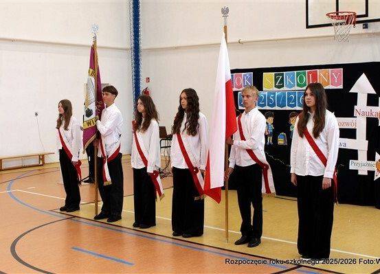 Grafika 2: Fotorelacja z uroczystego rozpoczęcia roku szkolnego 2025/2026