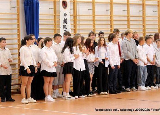 Grafika 12: Fotorelacja z uroczystego rozpoczęcia roku szkolnego 2025/2026