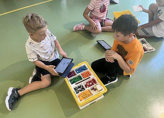 Grafika 2: Robotyczne Przygody – Akademia Robotyki dla Dzieci