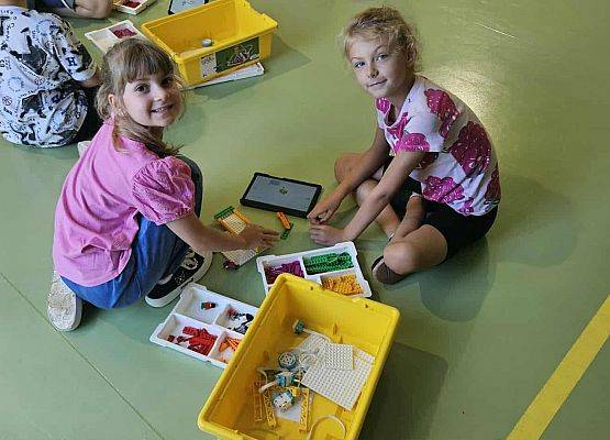 Grafika 5: Robotyczne Przygody – Akademia Robotyki dla Dzieci