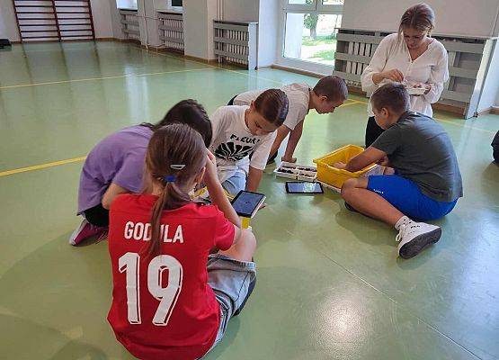 Grafika 11: Robotyczne Przygody – Akademia Robotyki dla Dzieci