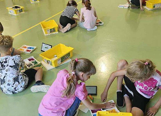 Grafika 12: Robotyczne Przygody – Akademia Robotyki dla Dzieci