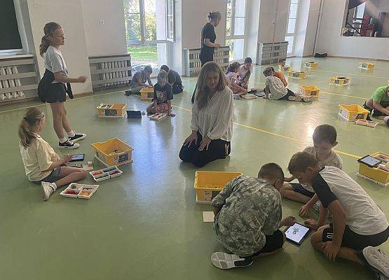 Grafika 18: Robotyczne Przygody – Akademia Robotyki dla Dzieci