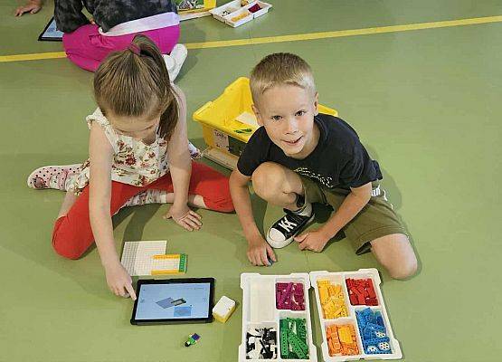 Grafika 19: Robotyczne Przygody – Akademia Robotyki dla Dzieci