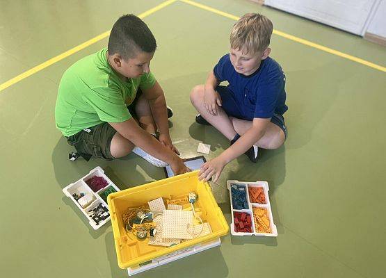 Grafika 23: Robotyczne Przygody – Akademia Robotyki dla Dzieci