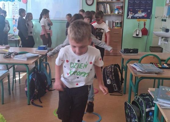 Grafika 1: 15 września 2025 - obchody Dnia Kropki w naszej szkole