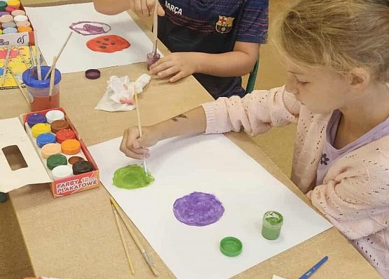 Grafika 4: 15 września 2025 - obchody Dnia Kropki w naszej szkole