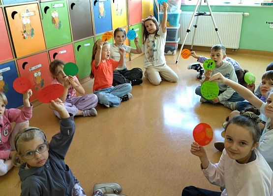 Grafika 11: 15 września 2025 - obchody Dnia Kropki w naszej szkole