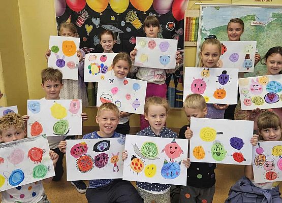 Grafika 21: 15 września 2025 - obchody Dnia Kropki w naszej szkole