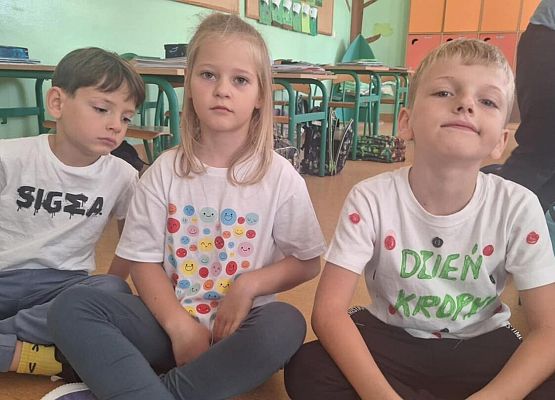 Grafika 29: 15 września 2025 - obchody Dnia Kropki w naszej szkole