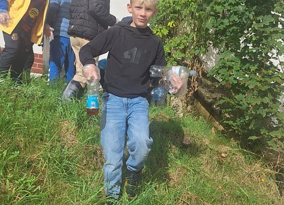 Grafika 21: Klasy najmłodsze w akcji sprzątania świata