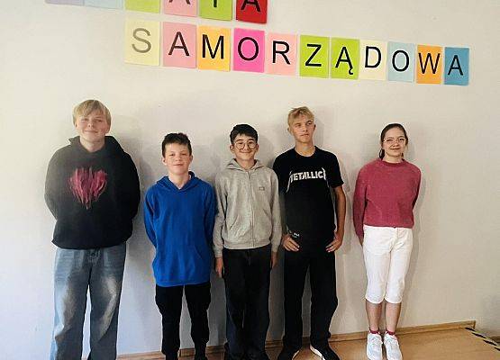 Grafika 1: Debata kandydatów do Samorządu Uczniowskiego 