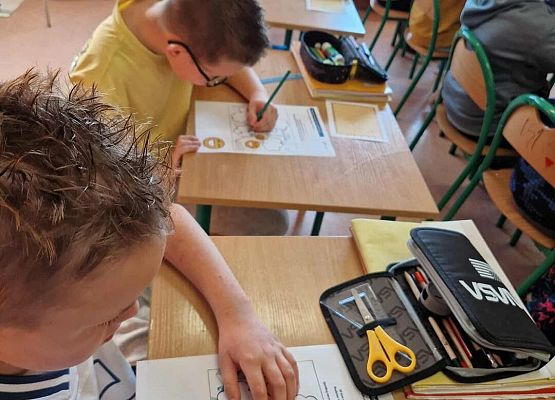 Grafika 10: Zajęcia z Panem Empatią w kl. IIIB w ramach Tygodnia Przeciwdziałania Przemocy i Budowania Relacji