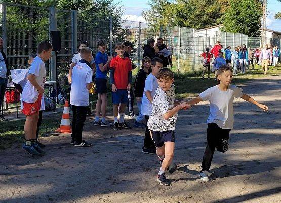 Grafika 11: Cztery razy podium w sztafetowych biegach przełajowych! 