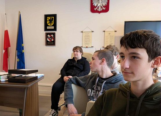 Grafika 2: Wizyta uczniów klas VIII w Urzędzie Gminy