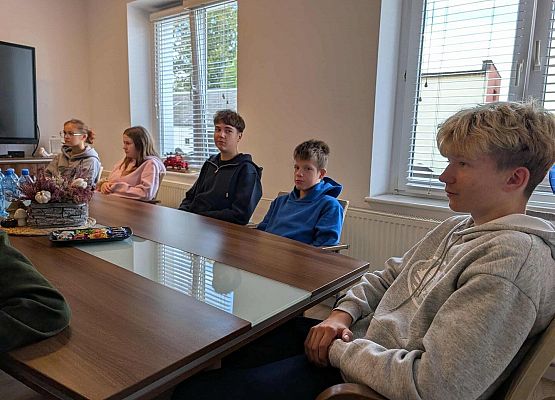 Grafika 11: Wizyta uczniów klas VIII w Urzędzie Gminy