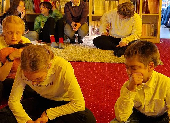 Grafika 4: NOC BIBLIOTEK tym razem z kl. VIB