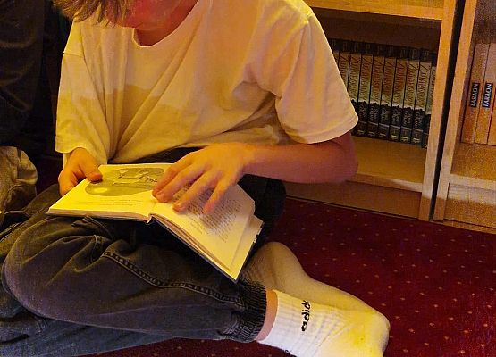 Grafika 7: NOC BIBLIOTEK tym razem z kl. VIB