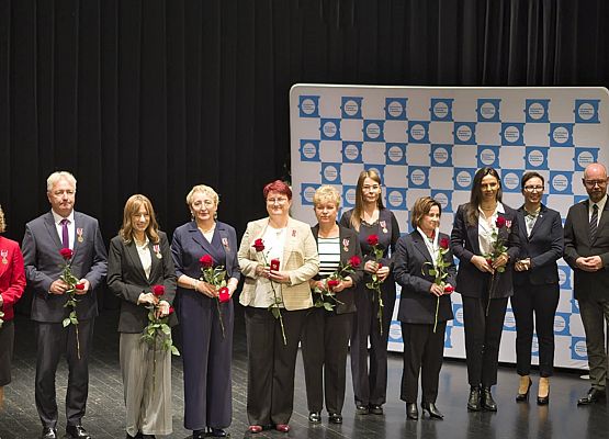 Grafika 1: Nauczycielka naszej szkoły, Pani Renata Maculewicz nagrodzona Medalem Komisji Edukacji Narodowej