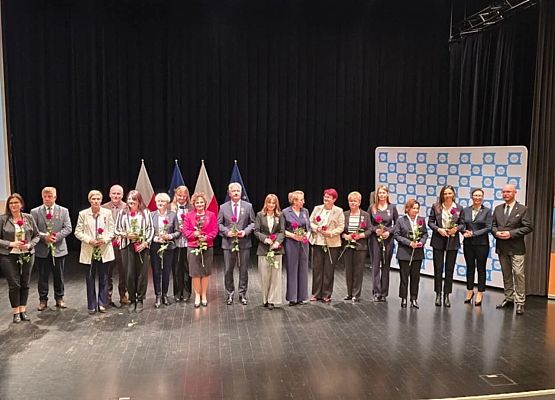 Grafika 3: Nauczycielka naszej szkoły, Pani Renata Maculewicz nagrodzona Medalem Komisji Edukacji Narodowej