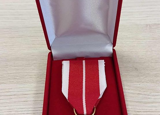 Grafika 7: Nauczycielka naszej szkoły, Pani Renata Maculewicz nagrodzona Medalem Komisji Edukacji Narodowej